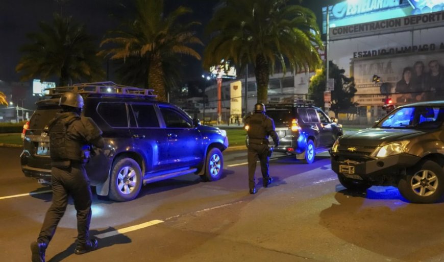 Ekvador Meksika Büyükelçiliği'ne sığınan eski başkan yardımcısını tutukladı: İlişkiler askıya alındı