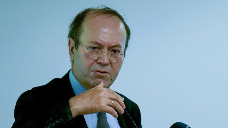 Yeni Şafak yazarı: Mücahit olarak yola çıktık, evvela müteahhit olduk, ardından da her şeye müsait!