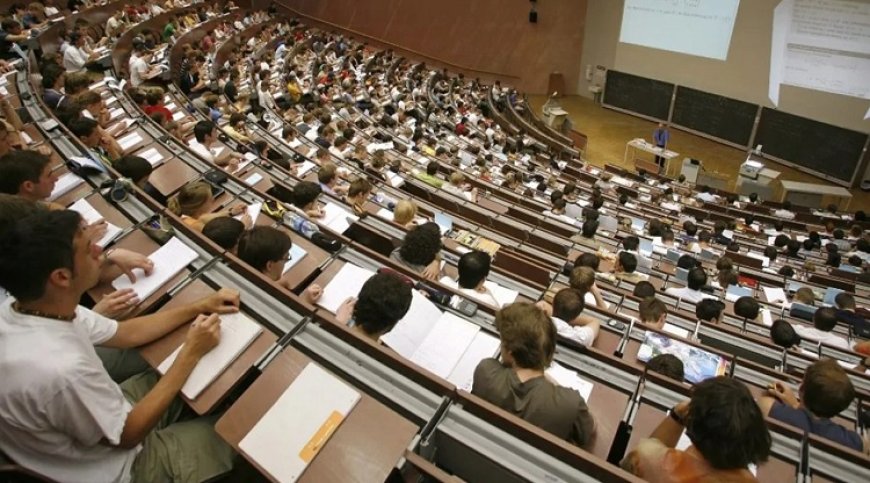 AYM'den ifade özgürlüğü kararı: Bildiri dağıtmak için artık izne gerek yok