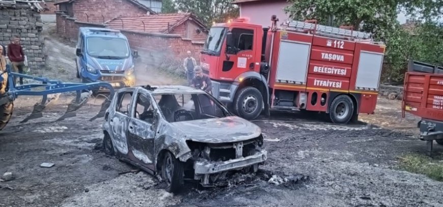 Uluköy'de Sabahın İlk Saatlerinde Otomobil Yangını