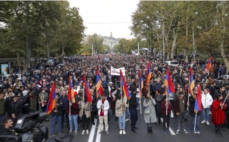 Ermenistan’da binlerce kişi Paşinyan'ın istifasını istedi; Erivan ve Bakü Almatı’da görüşecek