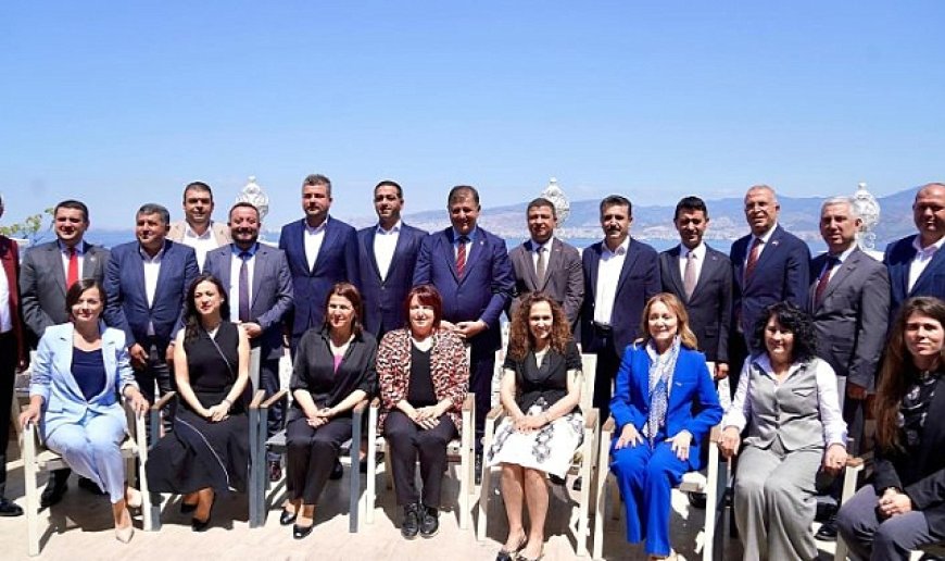 Yeni Başkanlar CHP İzmir'de iç savaş başlattı!