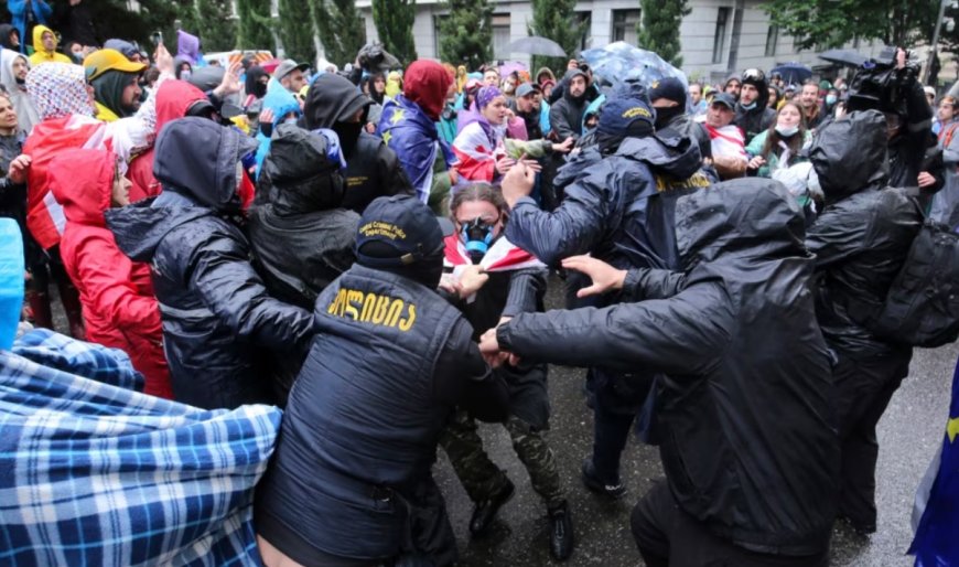 Gürcistan’da “yabancı etki ajanları” yasa tasarısı protestoları sürüyor