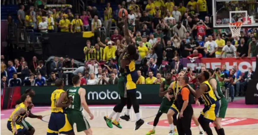 Fenerbahçe Beko-Panathinaikos maçı güvenlik sorunları nedeniyle yarım saat gecikmeli başladı