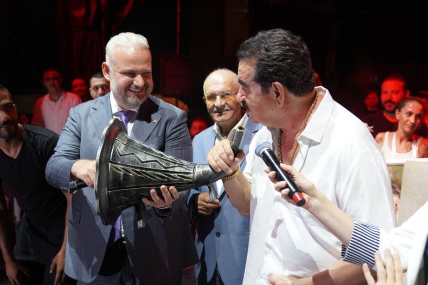 Menemen'de 20 Günde 12 Konser: Belediye Paraları Böyle Saçtı