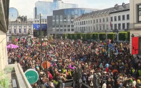 4,500 kişi yükselen aşırı sağ ve ırkçılığı protesto etmek için Brüksel'de yürüdü