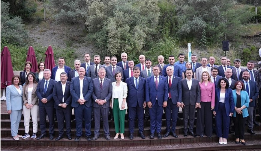 İzmir'de Memurları Ayağa Kaldıracak Karar: Başkanlar Faturayı Onlara Kesti!