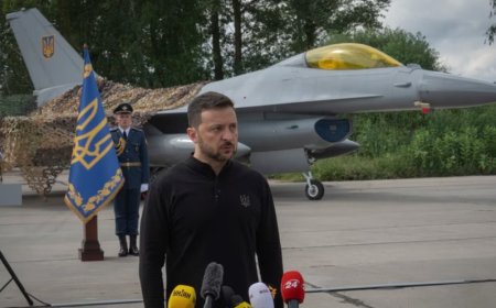 Zelenski, F-16 Uçağının Düşmesinin Ardından Hava Kuvvetleri Komutanı'nı Görevden Aldı