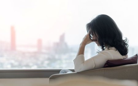 Menopoz Hormon Testleri: Kadınların Sağlıklı Bir Geçiş Yapmaları İçin Neler Bilinmeli?