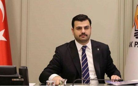 Eyyüp Kadir İnan: Genç Siyasetçinin Yükselen Kariyeri