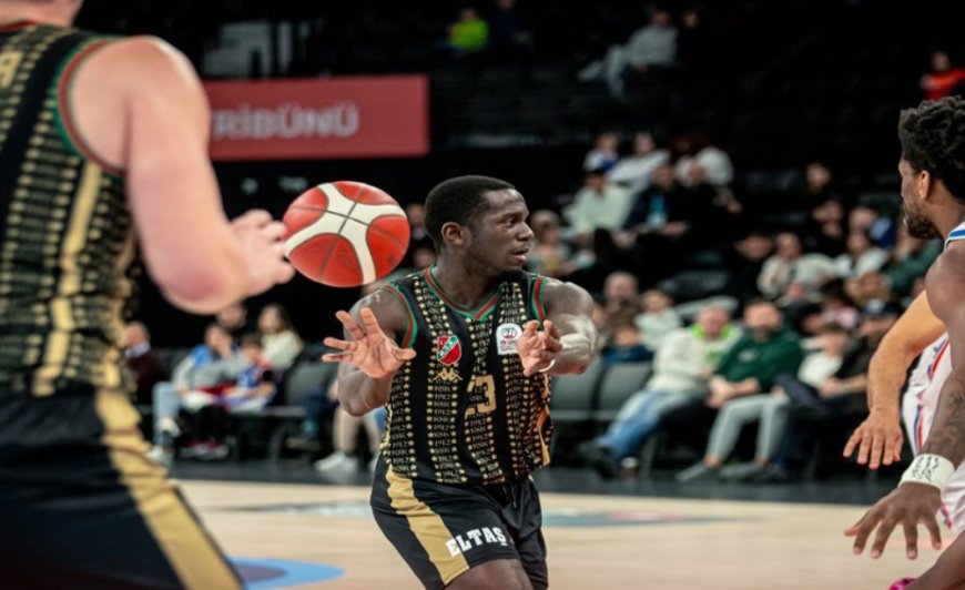 Anadolu Efes Nefes Kesen Maçta Karşıyaka'yı Mağlup Etti