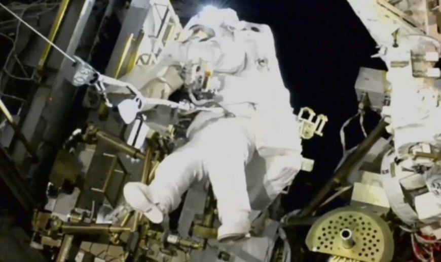 NASA Astronotu Suni Williams 7 Ay Sonra Uzay Yürüyüşüne Çıktı