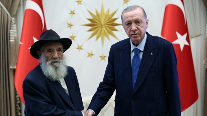 Erdoğan'ın Sürpriz Konuğu: Alevi Dedesi Ahmet Uğurlu