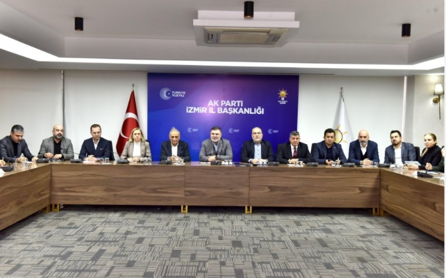 AK Parti İzmir Teşkilatında Delegeler Buluştu