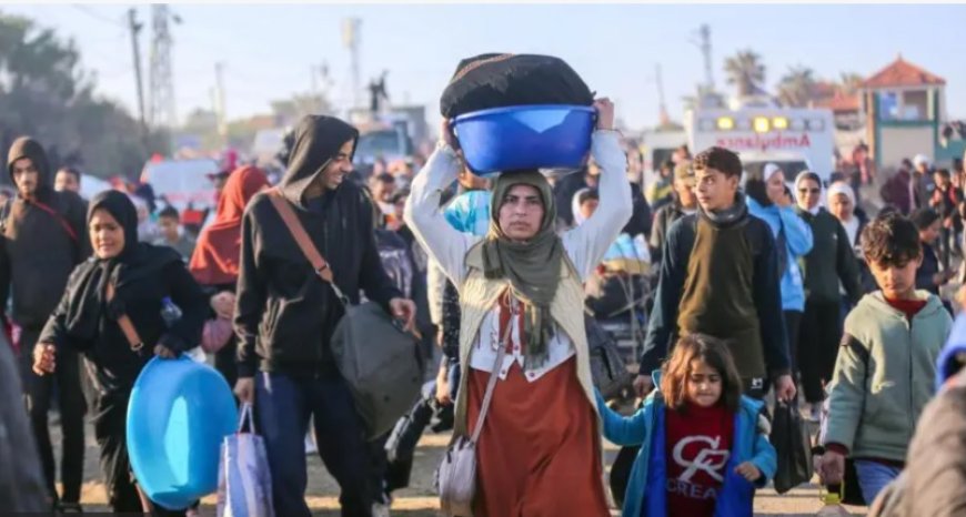 Gazzeli yetkili: İsrail'in izni sonrası 200 bin Filistinli yürüyerek kuzeye geçti