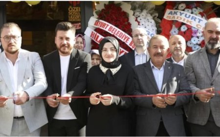 FETÖ Operasyonu Düzenlenen Maydonoz Döner Açılışında AKP ve MHP'li İsimler Vardı