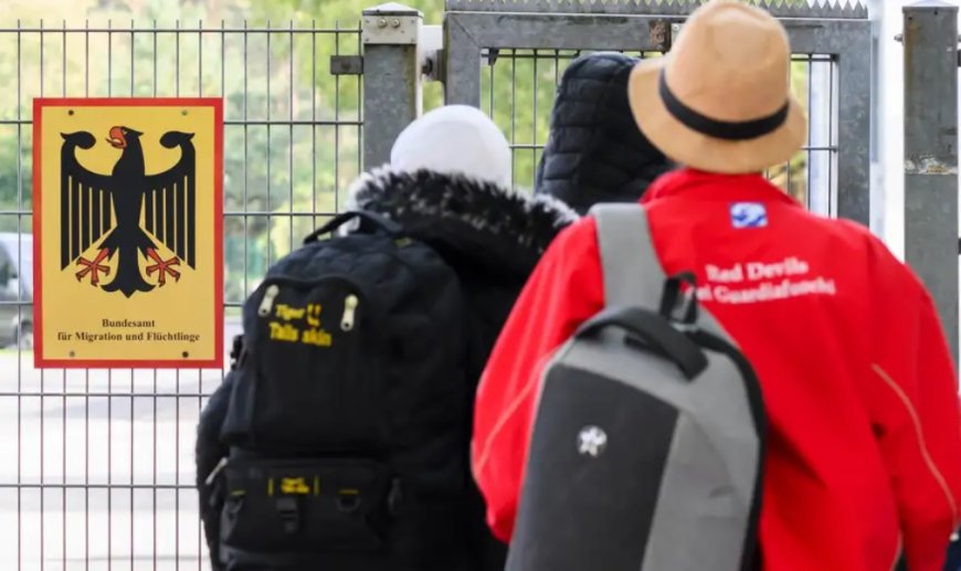Almanya'ya İltica Başvurularında Düşüş: Sınır Kapılarında 14 Bin Kişinin Girişi Engellendi
