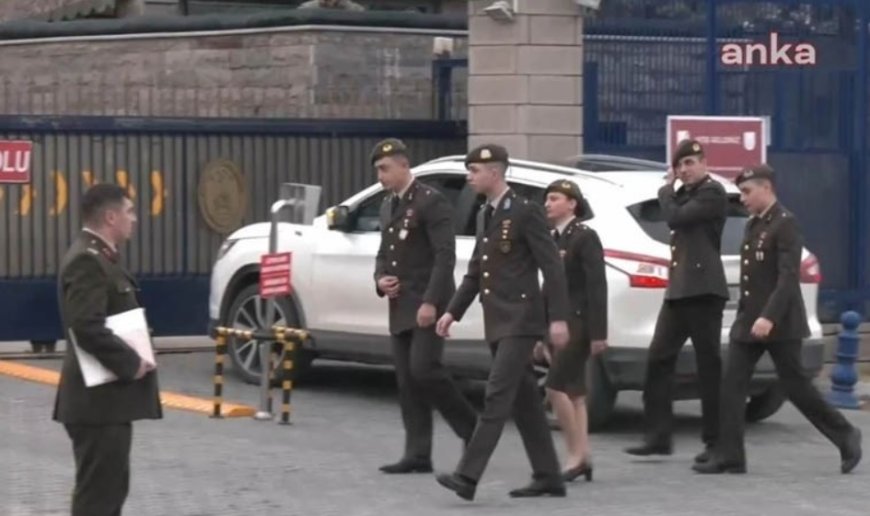 Teğmenlerin İhraç Kararına İlk Dava: ‘Geleneksel Kutlama’ Suç Sayılabilir mi?