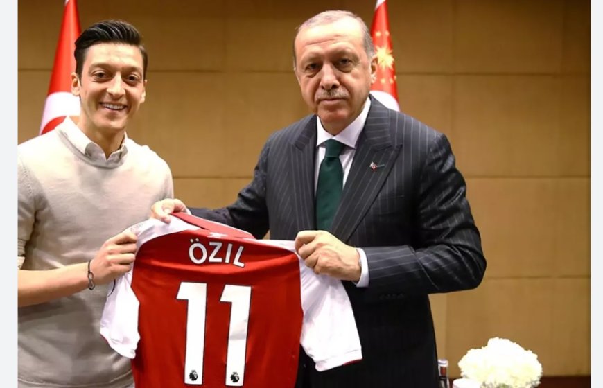 Mesut Özil ve Siyaset: Futbol Sahasından Siyasi Arenaya