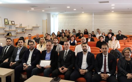 İzmir’in Kent Kimliği EGİAD’da Masaya Yatırıldı