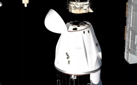 NASA Astronotları, Dokuz Aylık Uzay Mahkumiyetinin Ardından Dünya'ya Dönüyor