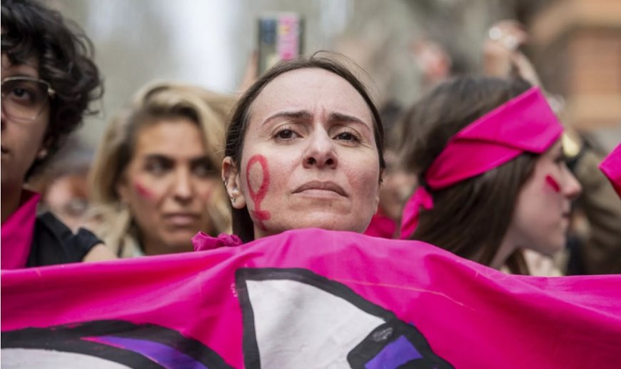 Kadınlar 8 Mart’ta Dünya Genelinde Sokaklara Döküldü