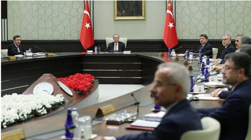 Kabine Değişikliği Haziran Ayına Ertelendi: Üç Bakanın Koltuğu Riskte