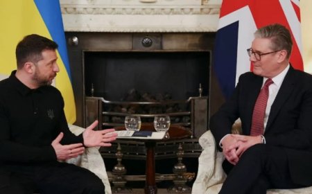 Zelenskiy ve Starmer Roma’da Tam Ateşkes İçin Görüştü