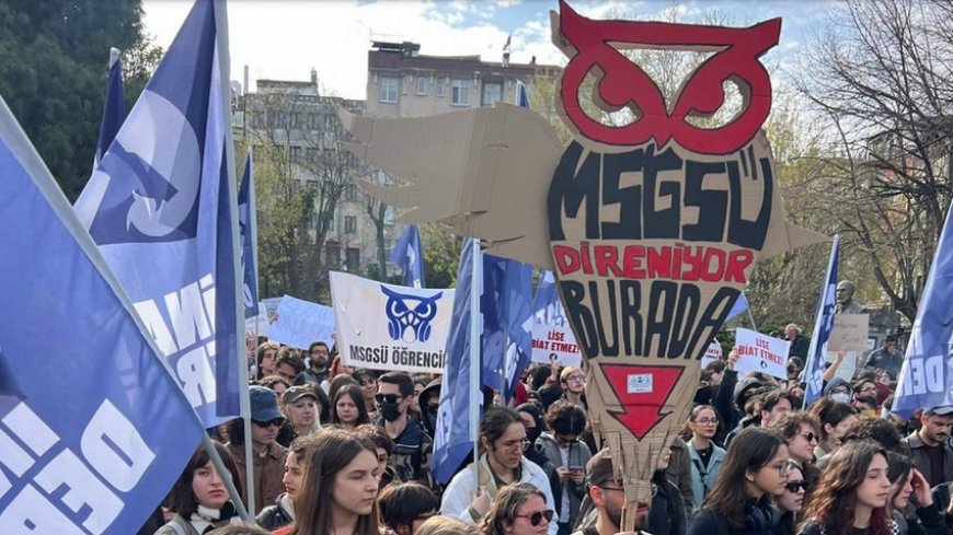 Liseli Öğrencilerden MEB'e Tepki: Koyun Sürüsü Değiliz!