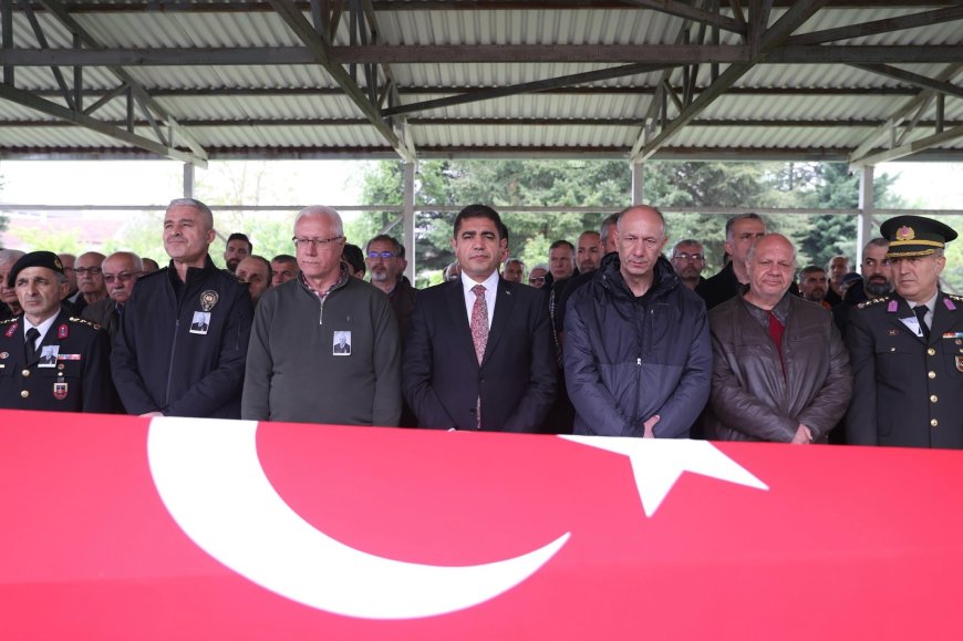Düzce'de vefat eden Kıbrıs gazisi dualarla toprağa verildi
