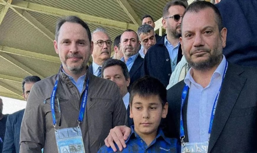 Eski Bakan Berat Albayrak, Trabzonspor-Barcelona U19 Finalinde Tribünde Yer Aldı