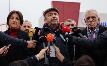 Mümtaz’er Türköne’den Çarpıcı Yorum: Süreç Sürüyor, Siyaset Değişiyor