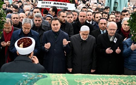 Siyaset dünyası Güner Babacan’ın cenazesinde buluştu
