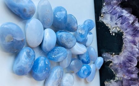 Rüyada Akik Taşı Görmek Ne Anlama Gelir? Bereket, Zenginlik ve Manevi Güzellikler