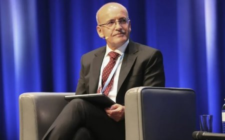 Mehmet Şimşek Ekonomide Yalnız mı Bırakıldı? AKP’de Açılım İçin Özel Ekip Tartışması