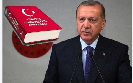Mümtaz’er Türköne’den Çarpıcı Anayasa Yazısı: Erdoğan mı, Yeni Anayasa mı?