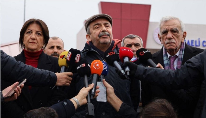 Mümtaz’er Türköne’den Çarpıcı Yorum: Süreç Sürüyor, Siyaset Değişiyor