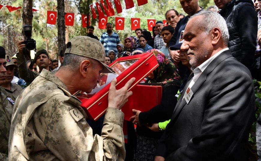 Nevşehir’deki elim kazada şehit düşen kahraman asker, memleketi Gaziantep’te dualarla defnedildi