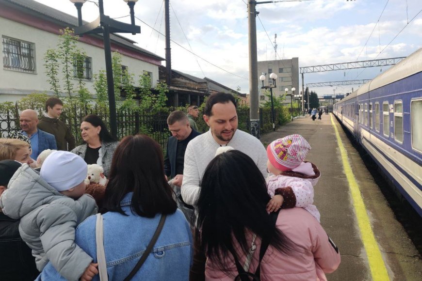 Mikolayiv’den tahliye edilen 8 bebek güvenli yuvaya kavuştu