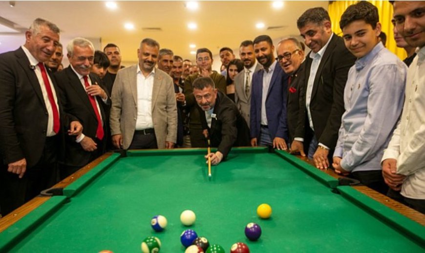 Veli Ağbaba'nın İzmir çıkarması: Güzelbahçe’de açılış, bilardo ve mesaj dolu temaslar