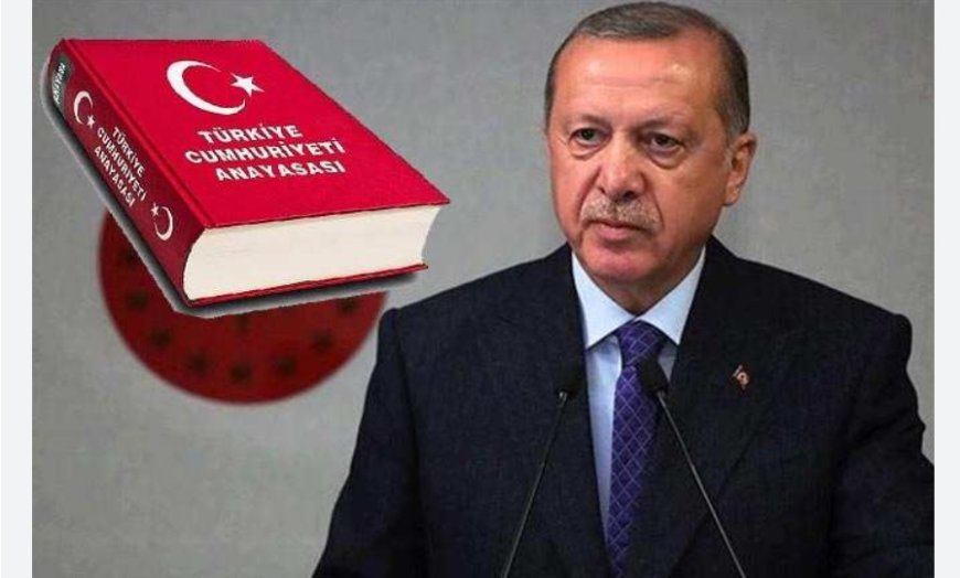 Mümtaz’er Türköne’den Çarpıcı Anayasa Yazısı: Erdoğan mı, Yeni Anayasa mı?