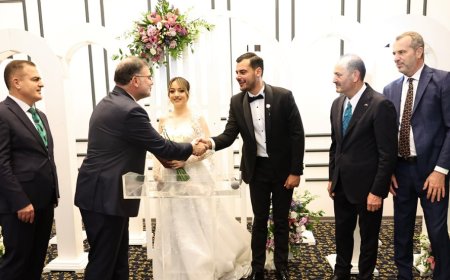 İzmir’de Mutlu Birliktelik: Ahmet Çağan Kalyoncu ve Gamze Gül Dirican Evlendi