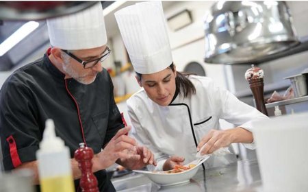 Rüyada Aşçı Görmek Ne Anlama Gelir? Rüyada Aşçılık Yapmak Nasıl Yorumlanır?