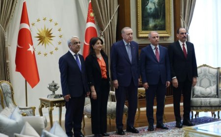 Erdoğan ve DEM Parti Heyeti Beştepe’de Bir Araya Geldi