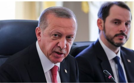 Kabine Değişir mi? Şimşek Görevde Kalır ama Keyfi Kaçabilir