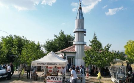 Abdülvahap Gazi Türbesi’nde Muharrem Ayı Etkinliği: Dualar Edildi, Aşure ve Pilav Dağıtıldı