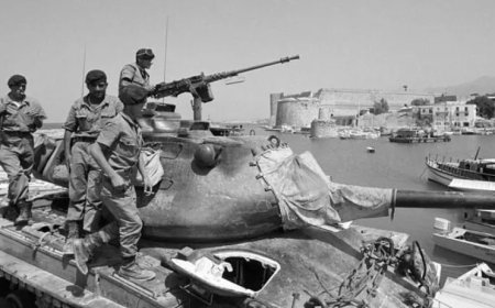 Kıbrıs Harekâtı Sırasında Atina’da Neler Yaşandı?