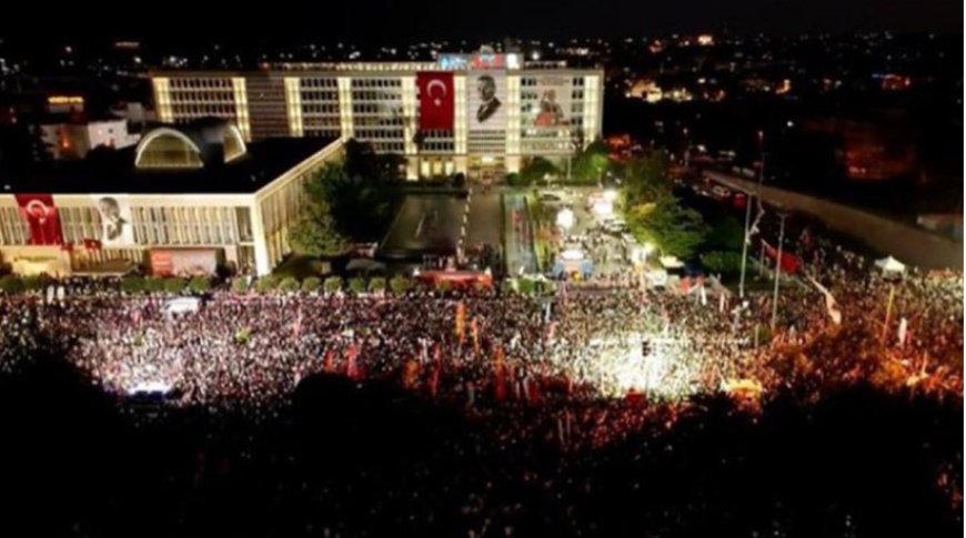 Reuters, CHP’nin Saraçhane Mitingini Canlı Yayınladı