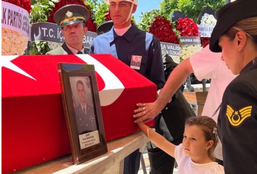 Türkiye 12 Şehidini Gözyaşlarıyla Uğurladı: Kardeşten Kılıçlı Veda Hafızalara Kazındı