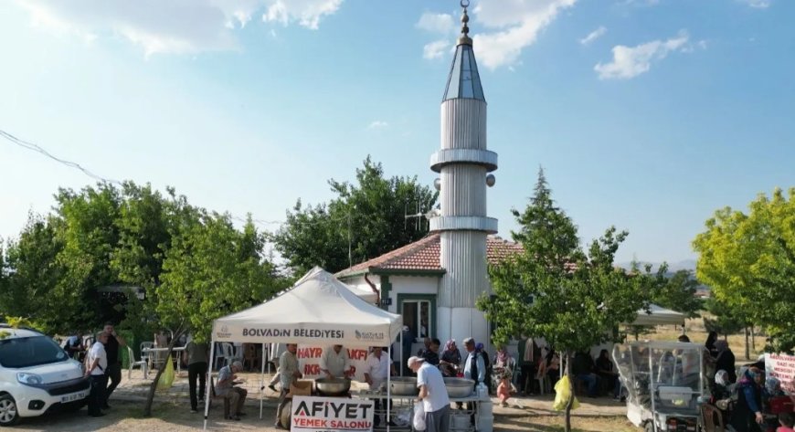 Abdülvahap Gazi Türbesi’nde Muharrem Ayı Etkinliği: Dualar Edildi, Aşure ve Pilav Dağıtıldı